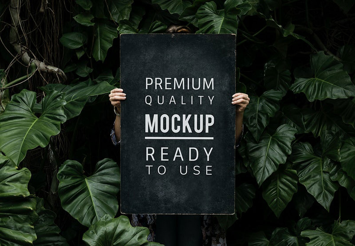 Design-space-on-wooden-board---295938