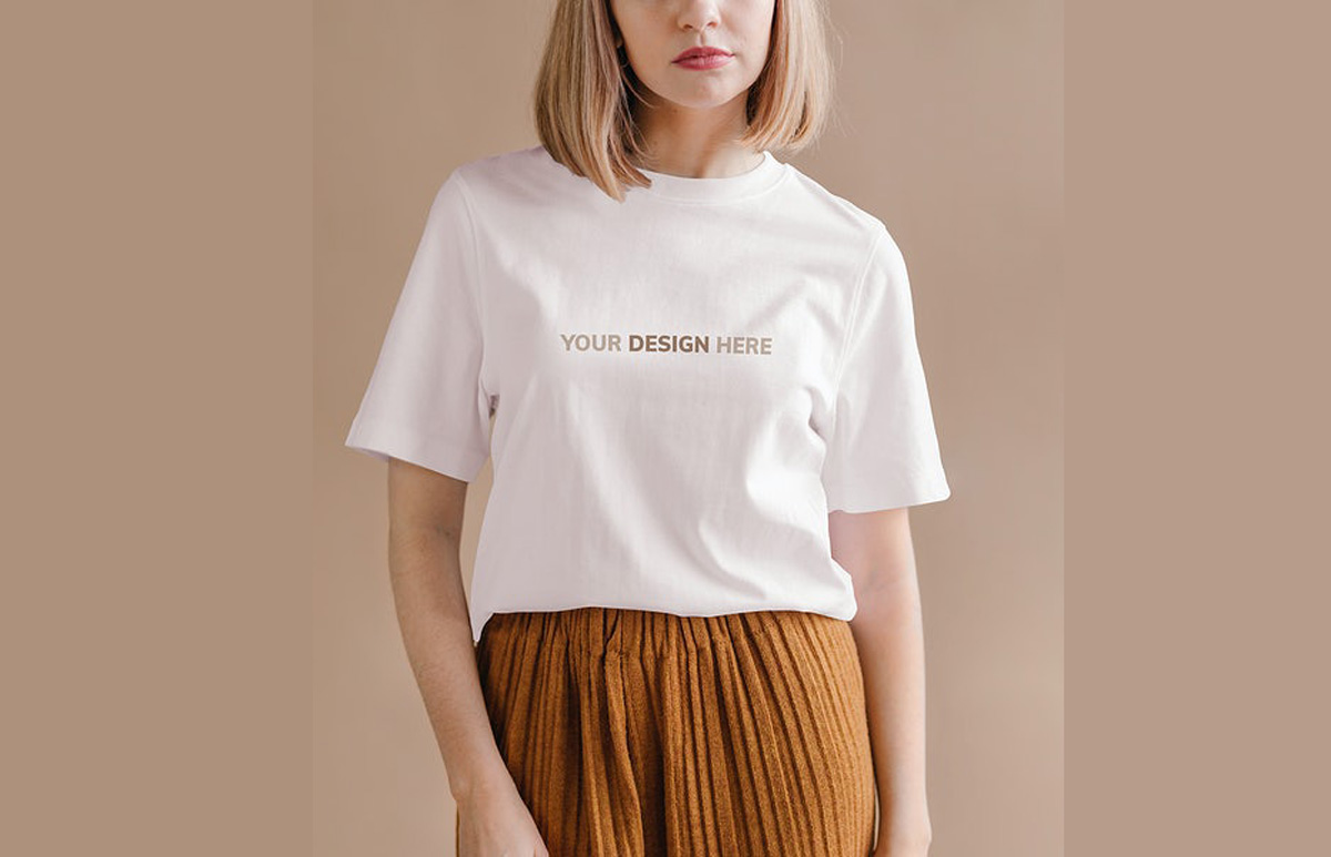 Woman in a white t shirt mockup social ads template 1235404