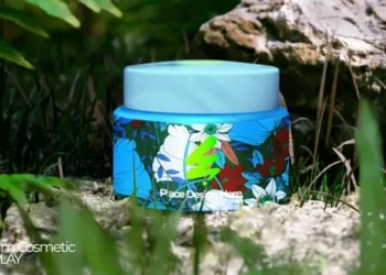 Videohive - Cream Cosmetic Product Mockup - 60145593